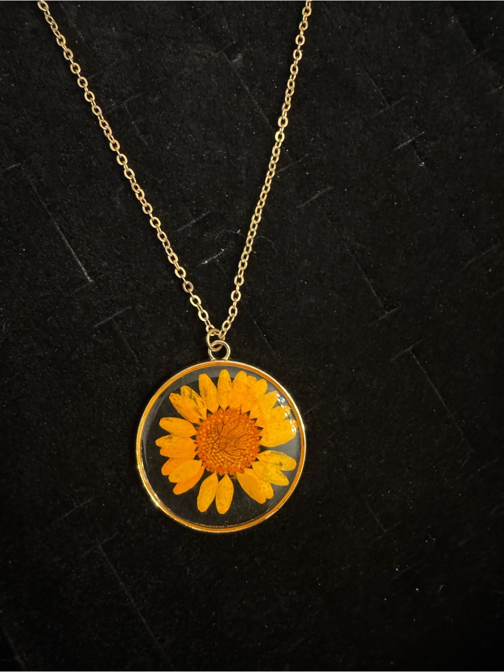 Pressed Real Flower Pendant Necklace Yellow Daisy Gold Tone Resin Botanical Jewe